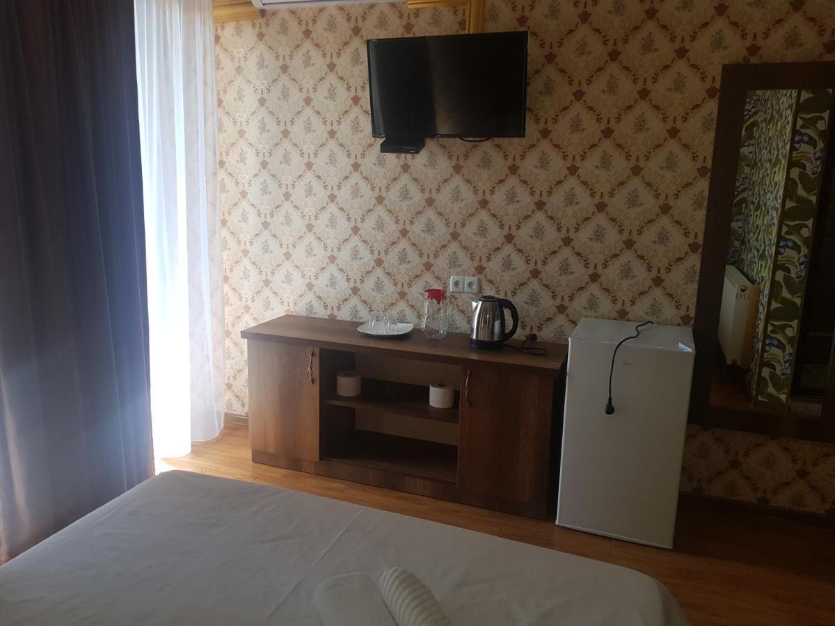 Hotel Lu-Ma Тбилиси Екстериор снимка